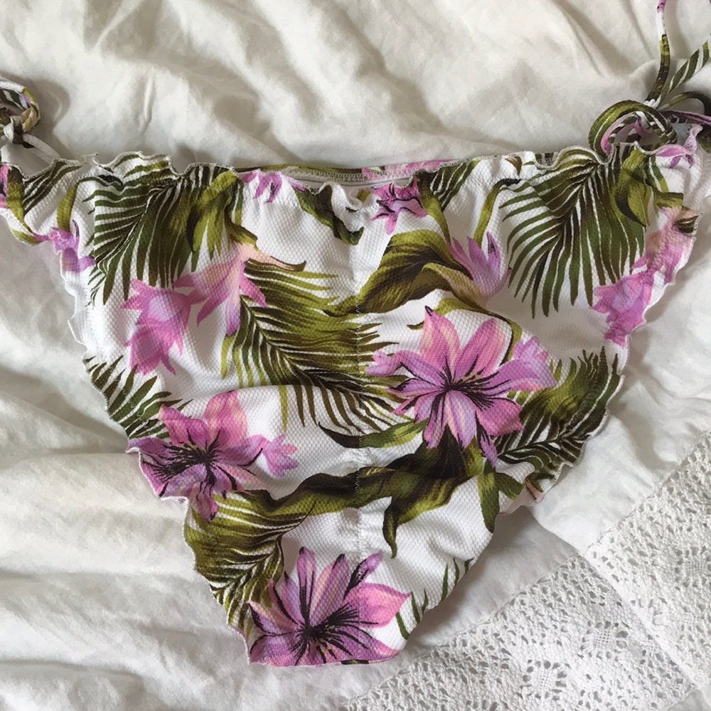 Bikini bottoms